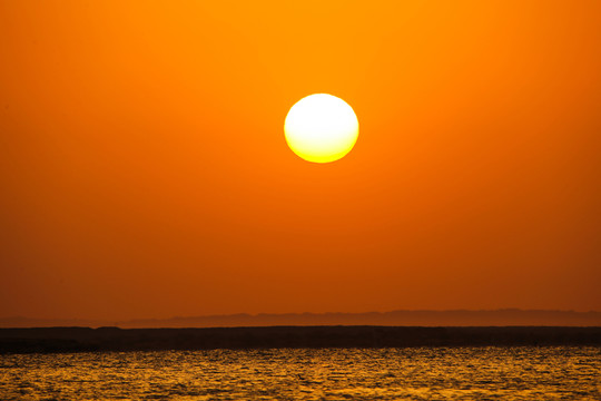 海邊夕陽(yáng)