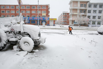 白雪覆蓋車(chē)輛