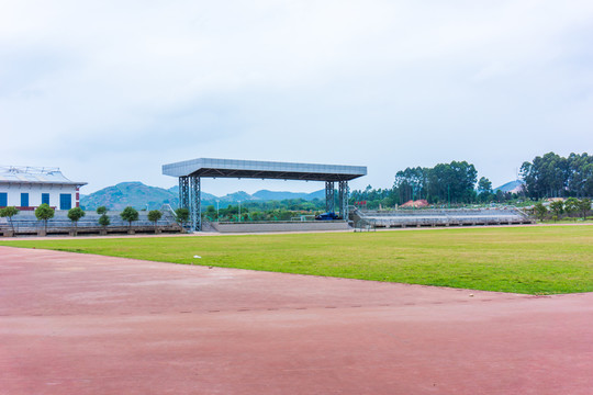 廣西民族大學(xué)學(xué)院操場(chǎng)舞臺(tái)