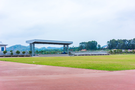 廣西民族大學(xué)學(xué)院操場(chǎng)舞臺(tái)