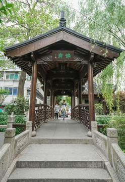中式長(zhǎng)廊