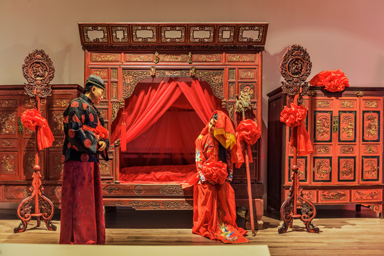 古代臥房 朱金流彩