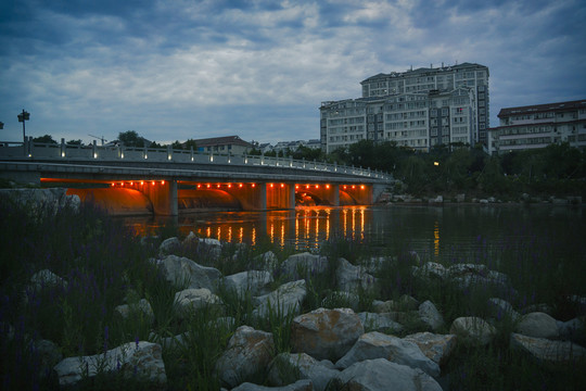 石墻夜景
