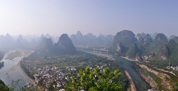 廣西桂林老寨山全景圖