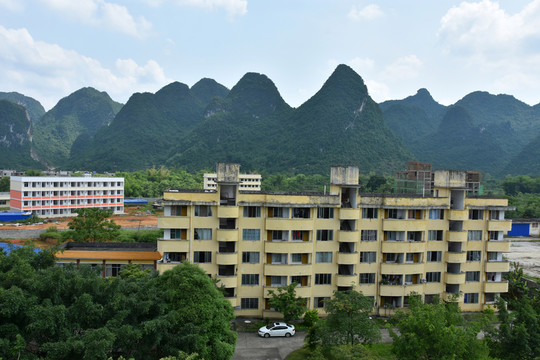 城鎮(zhèn)