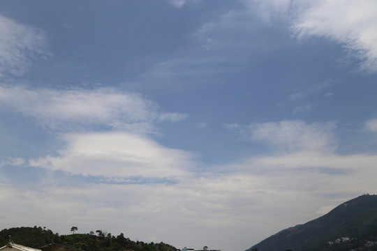 風(fēng)輕云淡