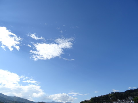 云淡風(fēng)輕 藍(lán)天白云