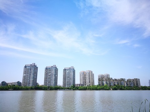 湖畔的住宅