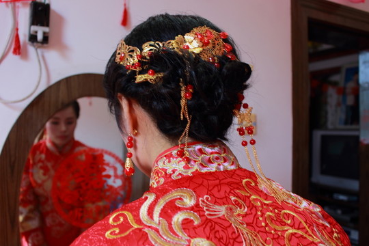 新娘 婚禮 照鏡子