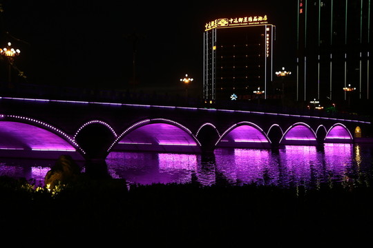 拱橋 夜景
