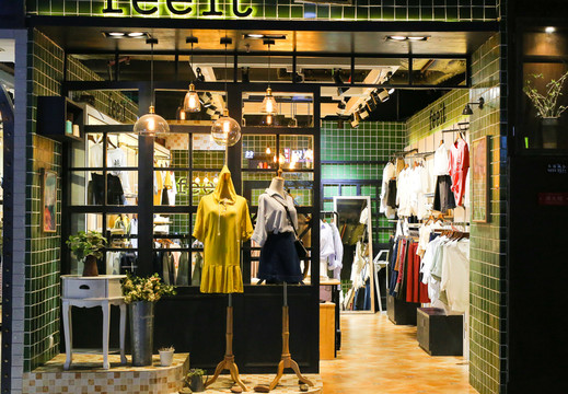 女裝店櫥窗