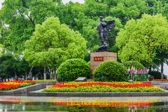 西湖志愿軍雕像