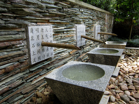 南昆山泉水