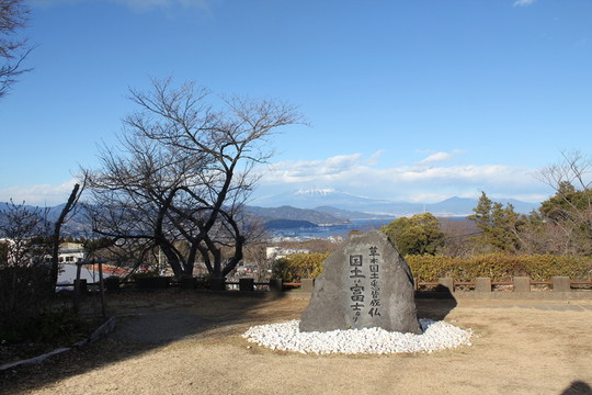 日本平石碑