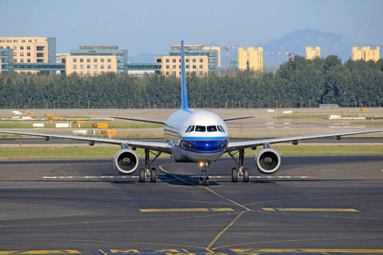 飛機(jī)滑行
