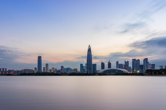 深圳灣的城市天際線