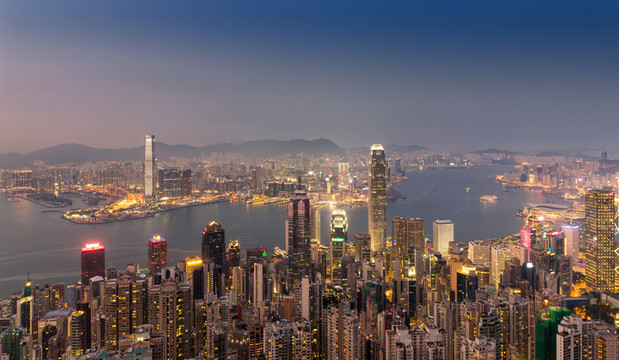 夜晚的香港城市天際線