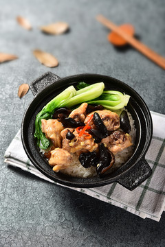排骨煲仔飯
