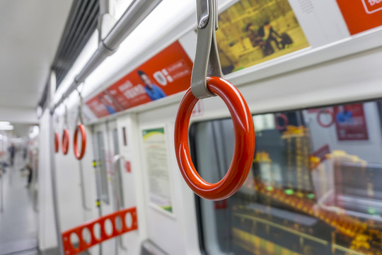 地鐵車廂內(nèi)景