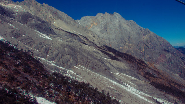 玉龍山路