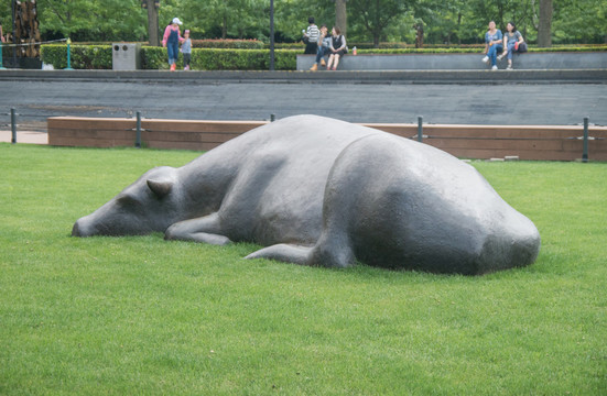 雕塑 牛