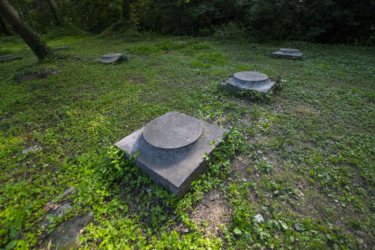 明孝陵 東配殿基址柱礎(chǔ)石