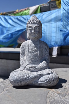 盤腿打坐佛像