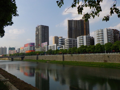江邊高樓
