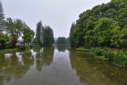 小河