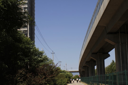 地鐵高架橋