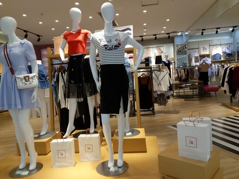 品牌服裝店 時尚女裝店