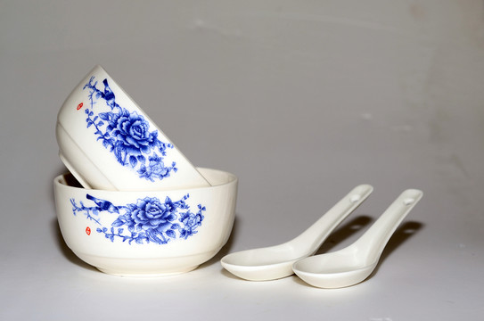 青花瓷碗具