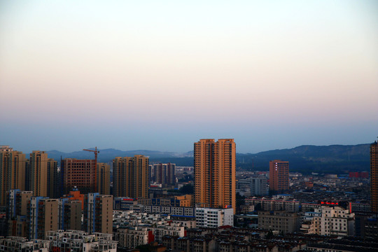 黃昏城市樓群