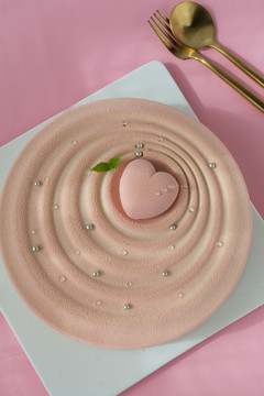 法式西點(diǎn)粉色慕斯蛋糕