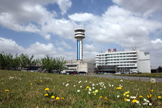 沈陽機場場區(qū) 藍天白云