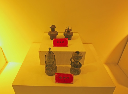 煤油燈與嘎斯燈