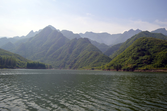 湖光山色