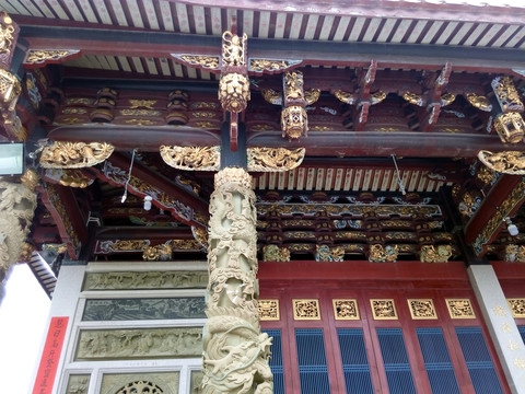 廟宇彩金漆屋頂