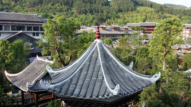 溫泉渡假山莊