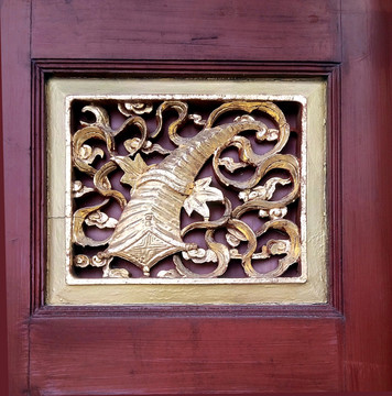 金漆木雕門板