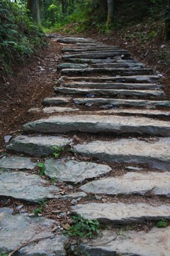 徽青古道青石板山路
