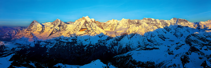 西藏雪山
