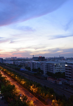 晚霞下的城市