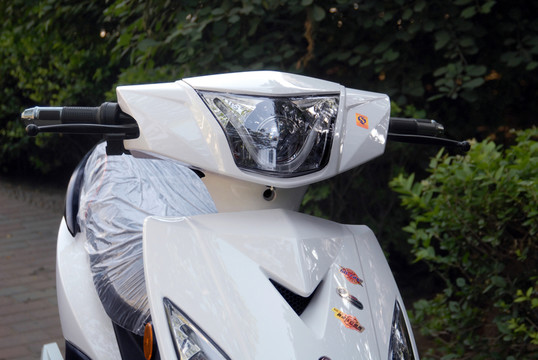 電動車 白色電動車 新款電動車