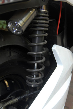 電動(dòng)車 白色電動(dòng)車 電動(dòng)車輪胎