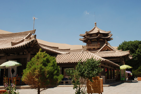 敦煌鳴沙山月牙泉風(fēng)景區(qū)