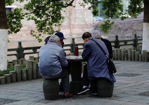 城市 休閑 退休 老人