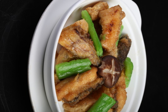 涼瓜面筋炆魚腩