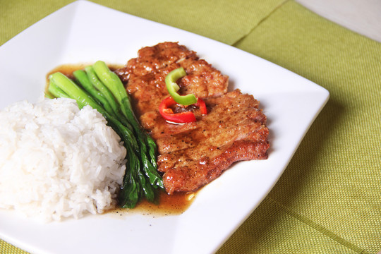 豬扒飯
