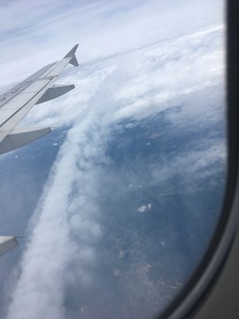 飛機窗外
